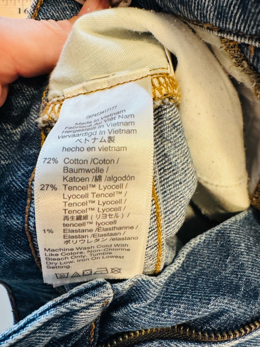 Madewell The Perfect Jean Short in Bartow Wash: TENCEL™ Denim Edition size 25 - Picture 8 of 11